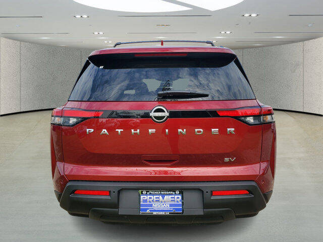 2024 Nissan Pathfinder SV
