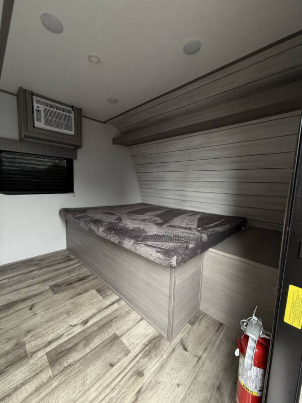 2024 Coleman CM17R24