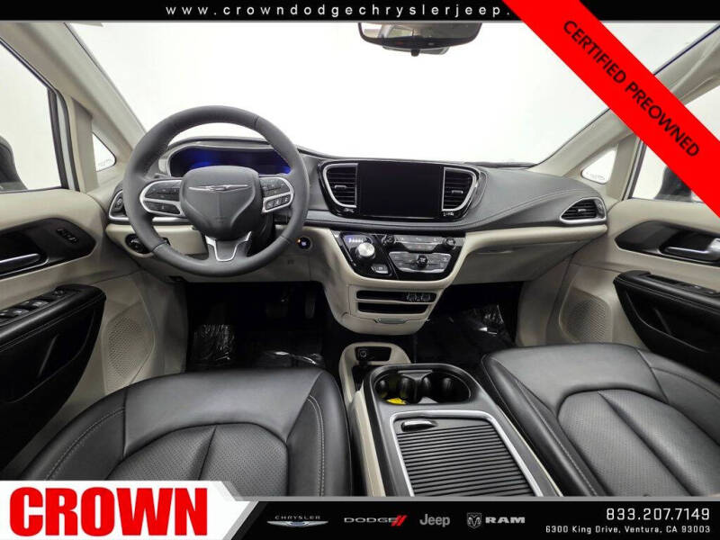 2024 Chrysler Pacifica Plug-In Hybrid Select