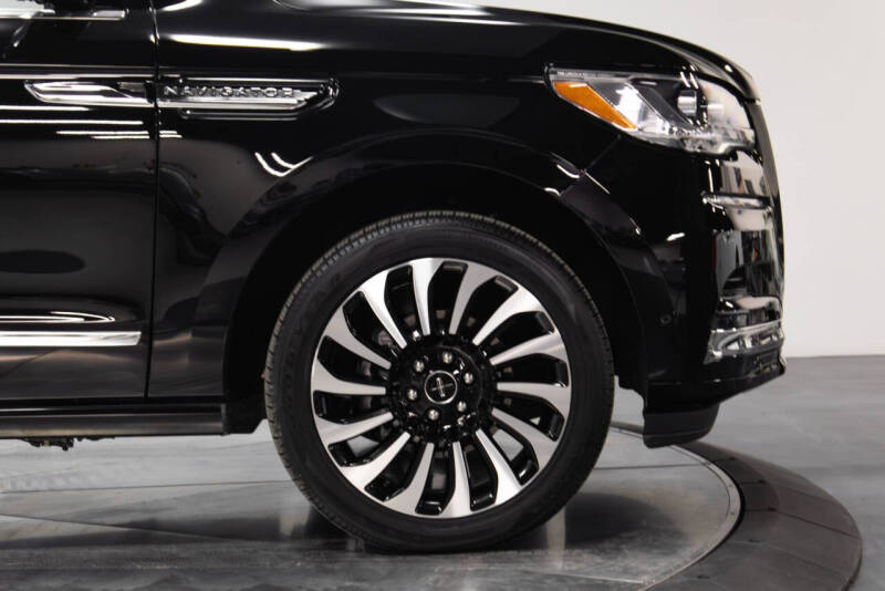 2022 Lincoln Navigator Black Label