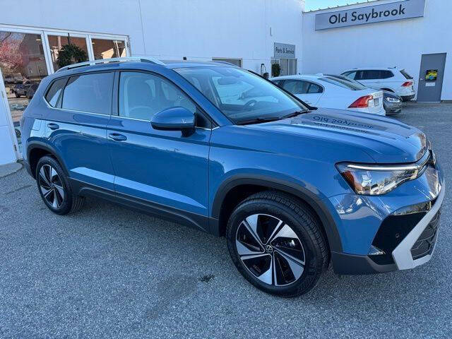 2025 Volkswagen Taos SE 4Motion