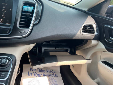 2016 Chrysler 200 C