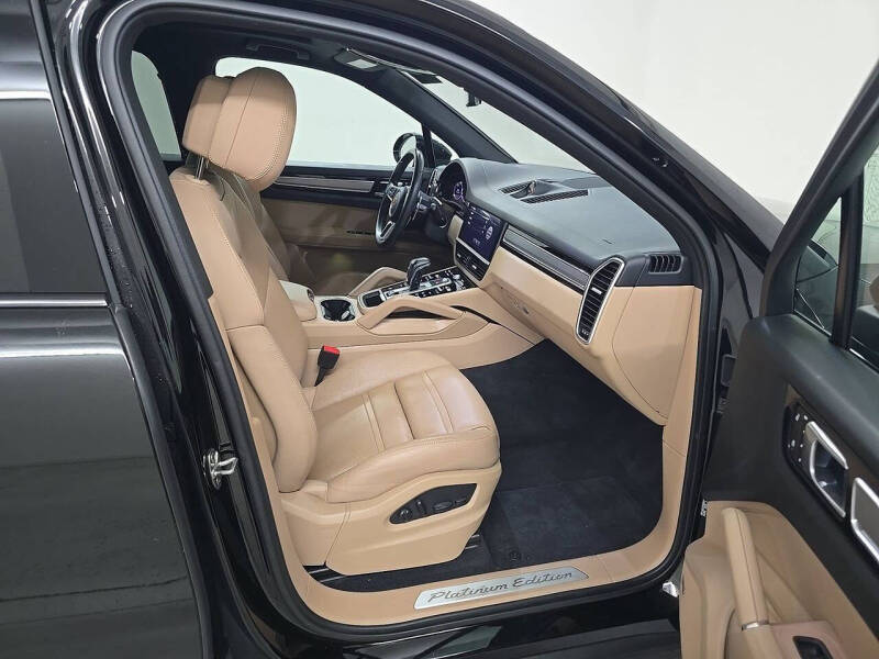 2022 Porsche Cayenne Platinum Edition