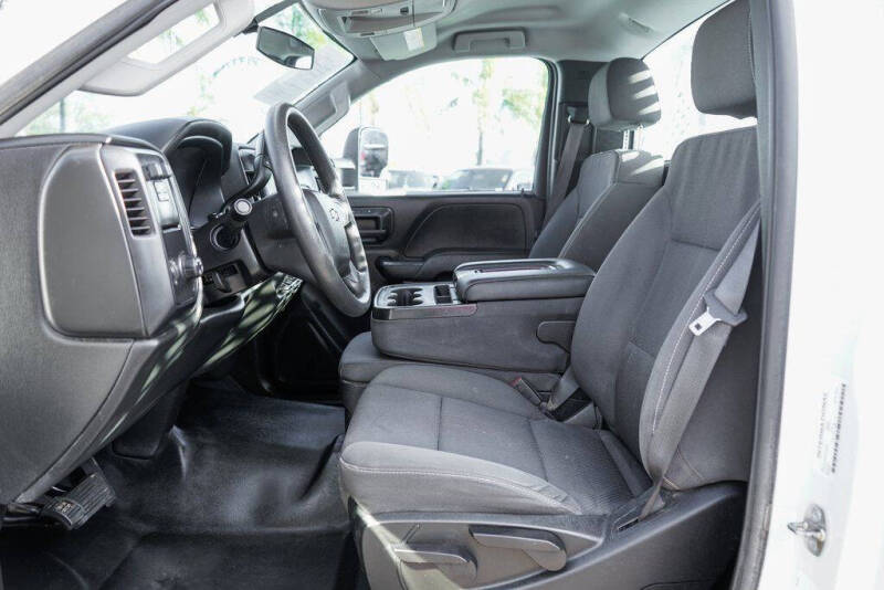2023 Chevrolet Silverado 5500HD
