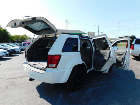 2006 Jeep Grand Cherokee Laredo