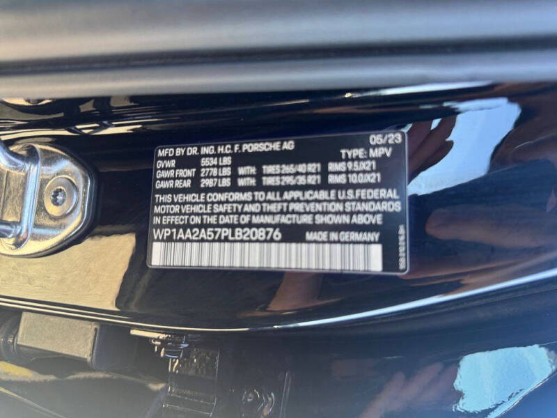 2023 Porsche Macan T