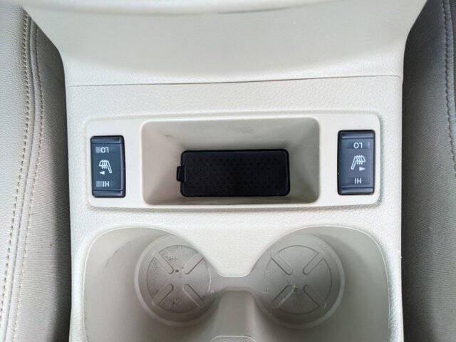 2015 Nissan Rogue 24