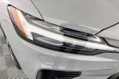 2024 Volvo S60 Recharge T8 Ultimate Dark Theme