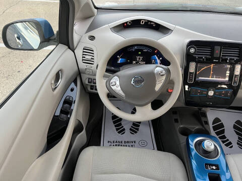 2011 Nissan LEAF SV