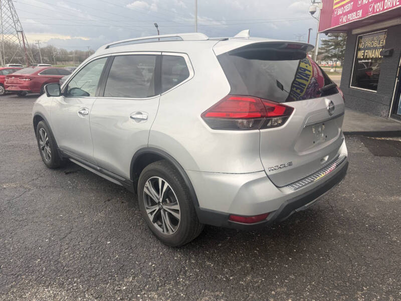 2017 Nissan Rogue SL