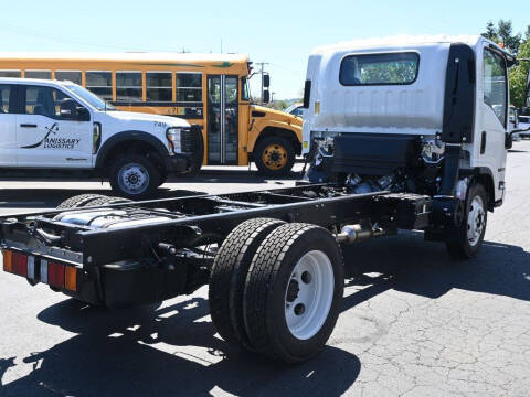 2024 Isuzu NPR HD 1F2