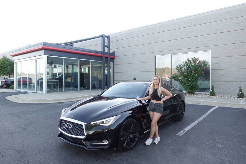 2017 INFINITI Q60 Coupe Premium's photo