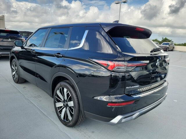 2025 Mitsubishi Outlander SE