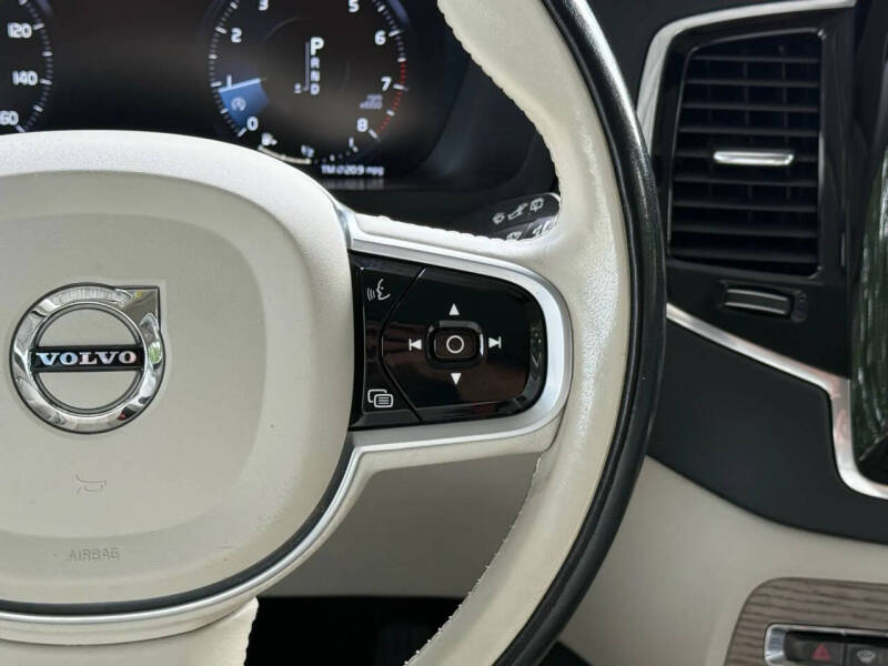 2022 Volvo XC90 T6 Inscription 7-Passenger