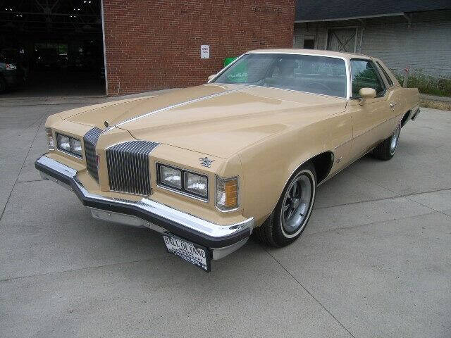 1976 Pontiac Grand Prix for sale at HALL OF FAME MOTORS in Rittman OH