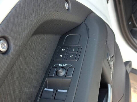 2025 Land Rover Defender 110 P500 X-Dynamic SE