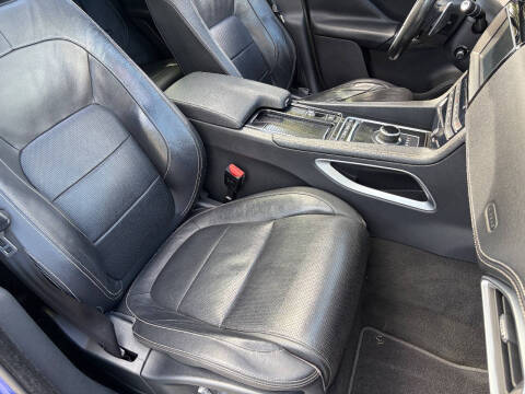 2018 Jaguar F-PACE S