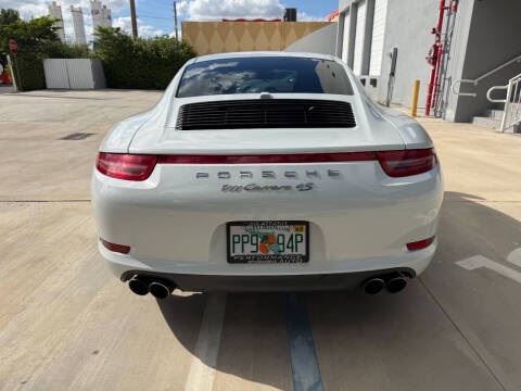 2015 Porsche 911 Carrera 4S