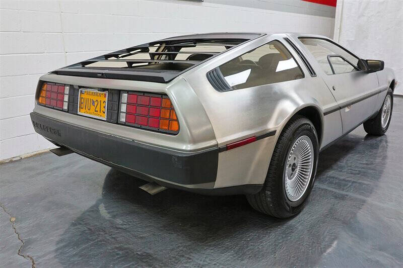 1982 DeLorean DMC-12