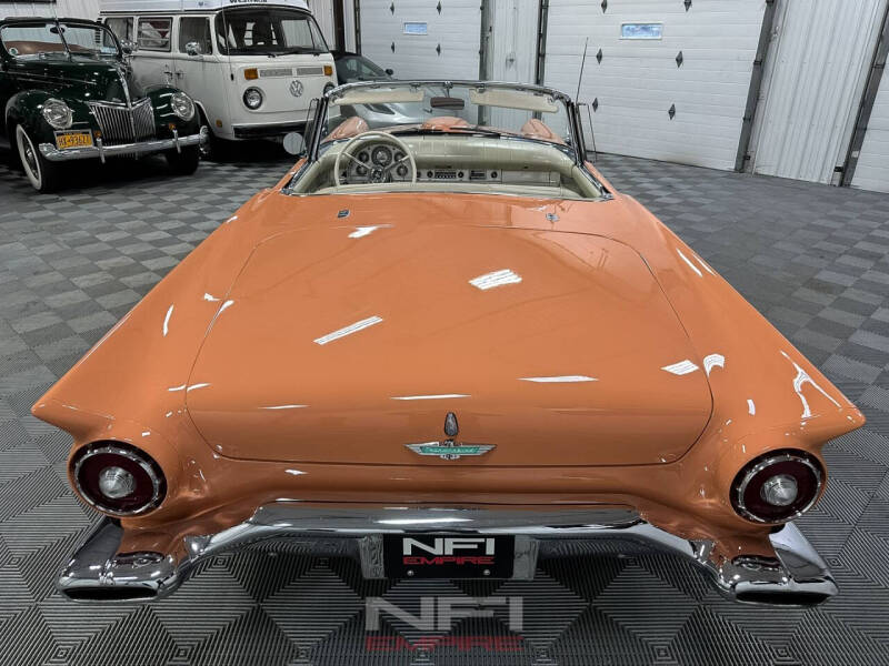 1957 Ford Thunderbird