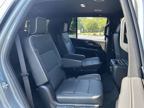 2025 GMC Yukon Elevation