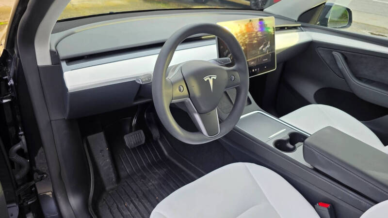 2024 Tesla Model Y Long Range