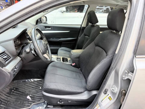2010 Subaru Legacy 2.5i Premium