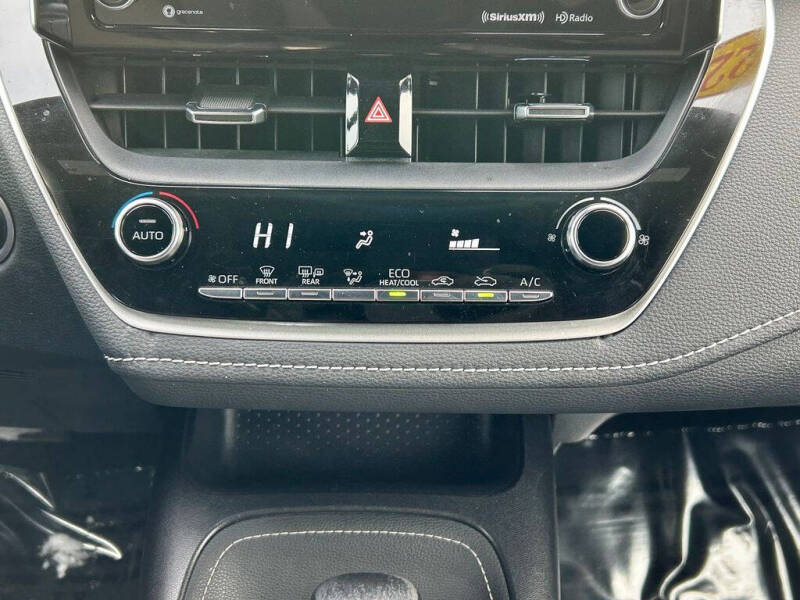 2022 Toyota Corolla Hatchback SE