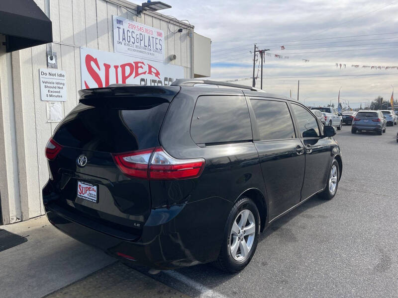 2016 Toyota Sienna LE 7-Passenger Auto Access Seat