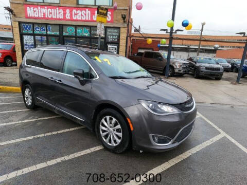 2017 Chrysler Pacifica for sale at West Oak in Chicago IL