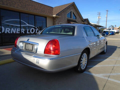 2004 Lincoln Town Car Signature