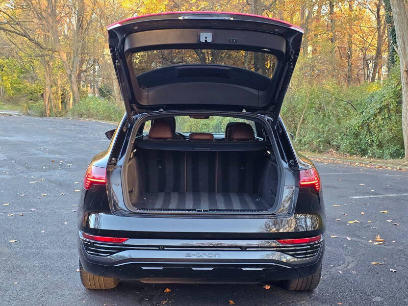 2024 Audi Q8 e-tron quattro Premium Plus