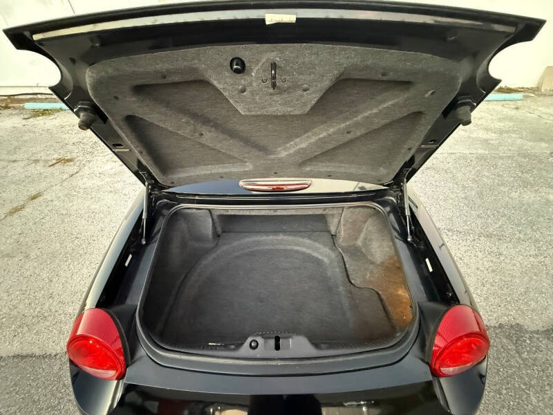 2004 Ford Thunderbird Deluxe