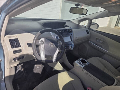 2014 Toyota Prius v Two