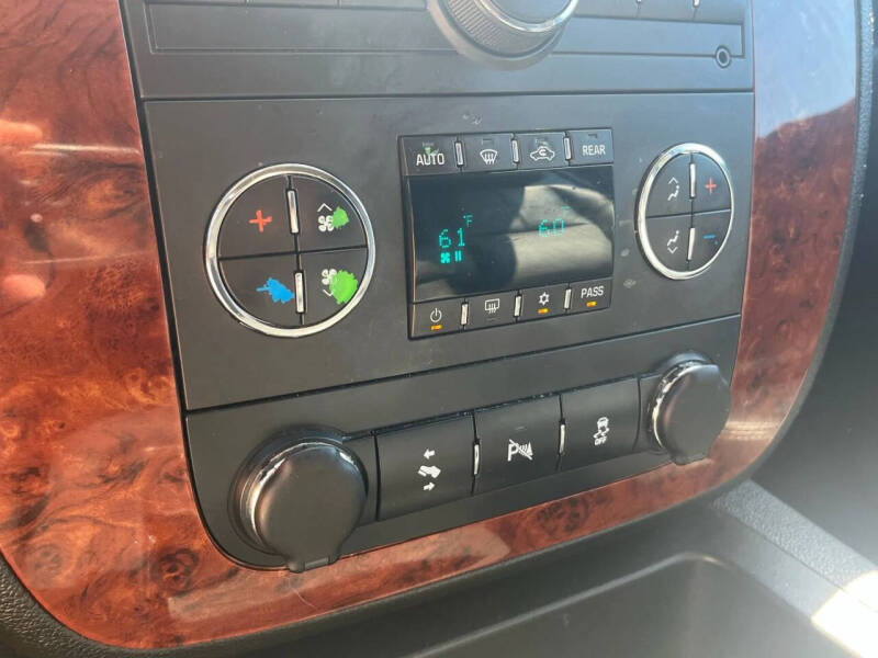 2012 Chevrolet Suburban LT