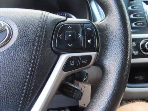 2017 Toyota Highlander LE