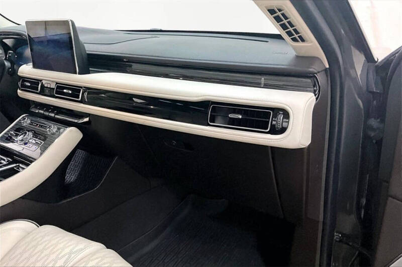 2022 Lincoln Aviator Black Label