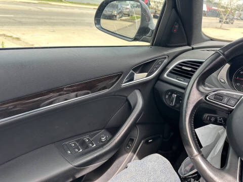 2015 Audi Q3 2.0T quattro Prestige