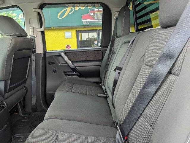 2014 Nissan Titan 11