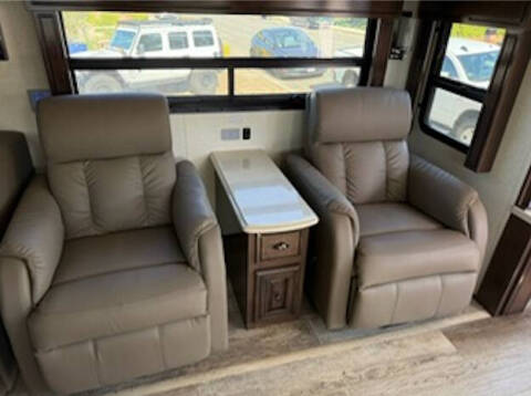 2020 Newmar Dutch Star 4081