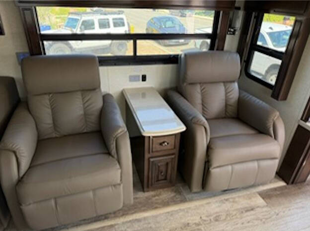 2020 Newmar Dutch Star 4081