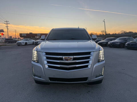 2017 Cadillac Escalade Luxury