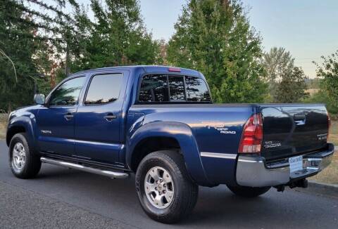 2005 Toyota Tacoma for sale at CLEAR CHOICE AUTOMOTIVE in Milwaukie OR