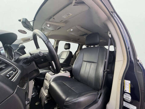 2016 Chrysler Town and Country Touring