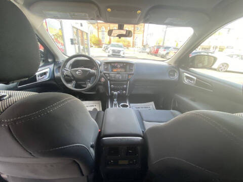 2017 Nissan Pathfinder S