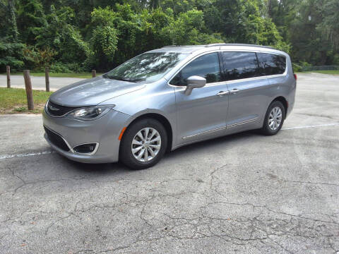 2017 Chrysler Pacifica Touring-L