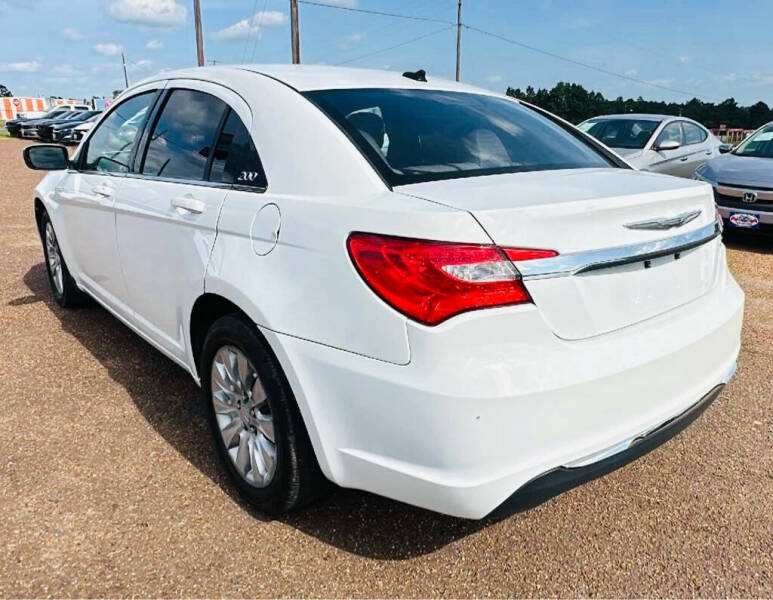 2013 Chrysler 200 LX