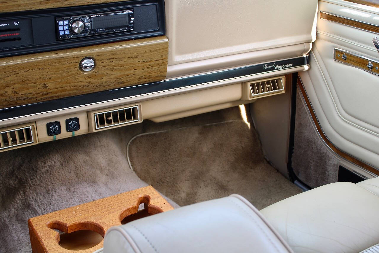 1989 Jeep Grand Wagoneer 71