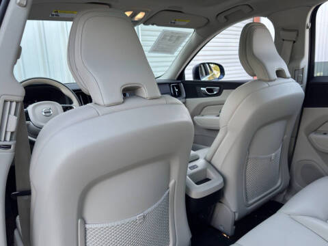 2023 Volvo XC60 B5 Plus Bright Theme