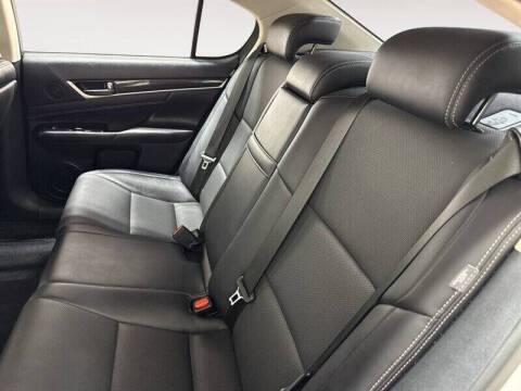2017 Lexus GS 200t